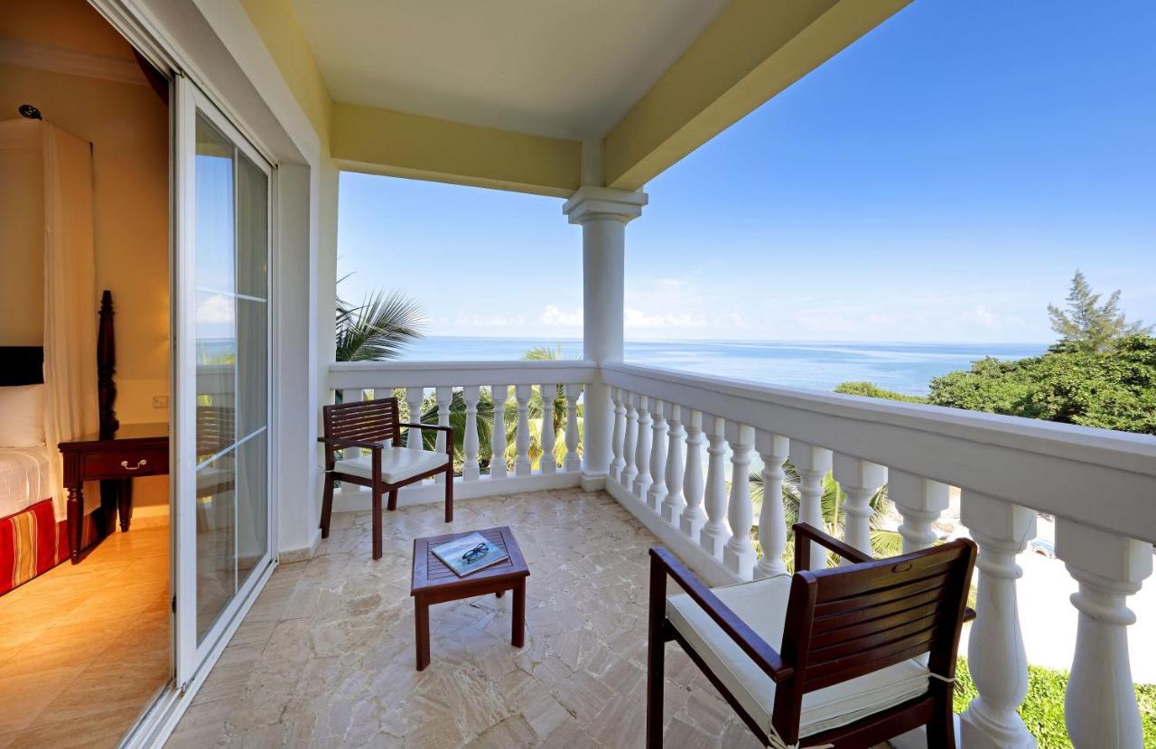 Grand Palladium Lady Hamilton Resort & Spa Lucea Exterior photo